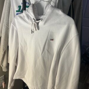 Tommy Hilfiger White Hoodie with Logo Accent
